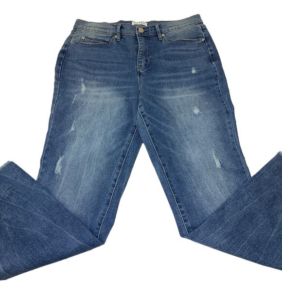 Nicole Miller New York - Women’s High-Rise Distressed Ankle Jeans - Size 8 - Picture 2 of 9